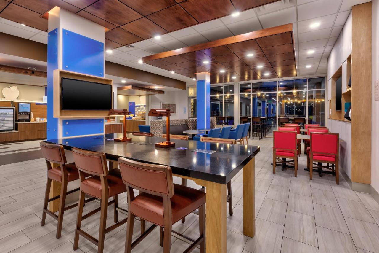 Holiday Inn Express & Suites - Milan - Sandusky Area By Ihg Exteriér fotografie